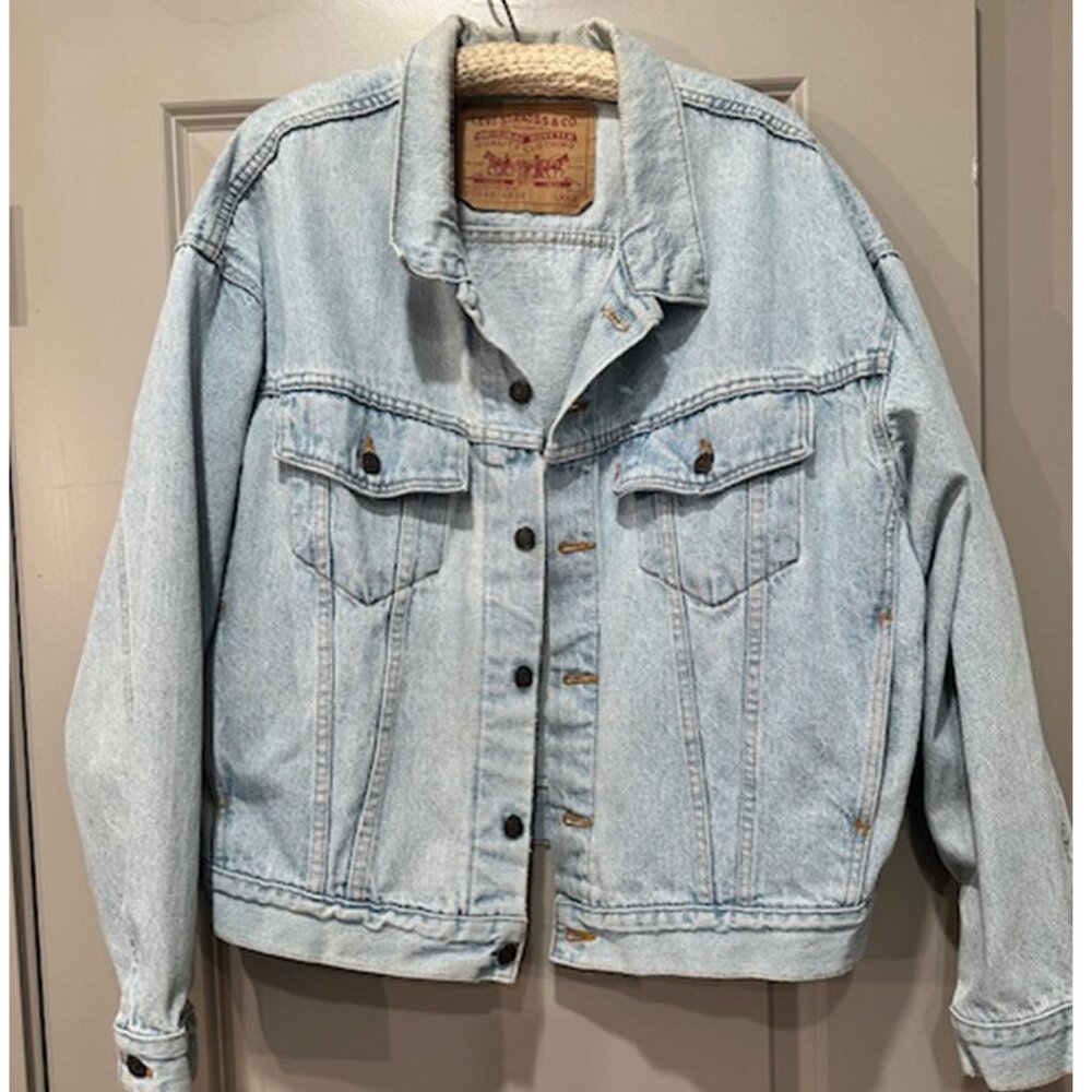 Vintage Levi's Light Wash Denim Size Large
